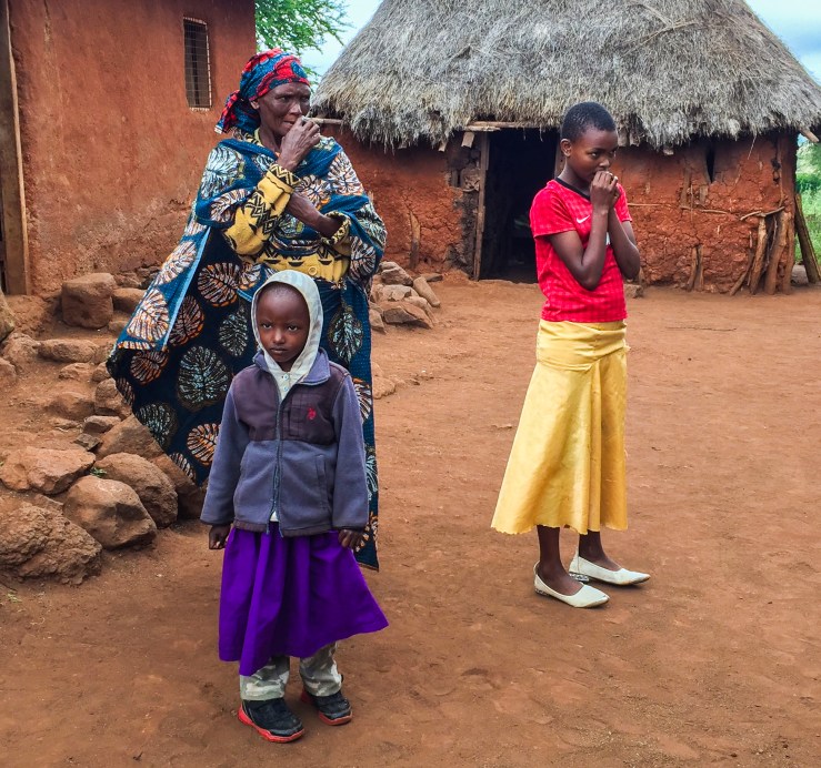 2017.06.21.2631 Karatu Family iPhone (P.O.D.)